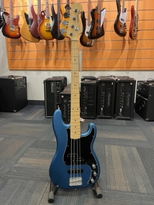 FENDER AM PERFORMER P-BASS MN SATIN LPB W/GB