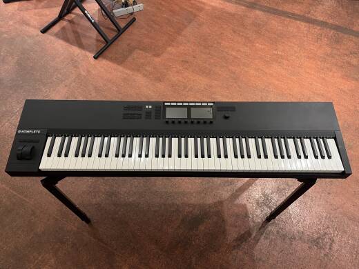 Native Instruments Komplete Kontrol S88 MK2 88-note Controller