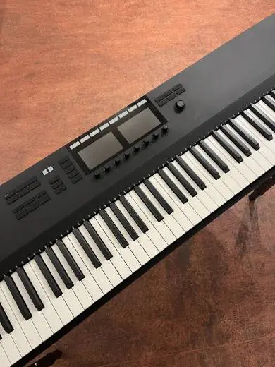 Native Instruments - KONTROL S88 MK2 2