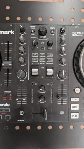 Numark - MIXTRACKPLTNMFX 2