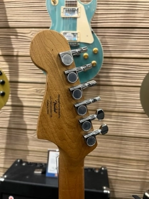 Squier Jaguar Contemporary HH ST Shoreline Gold 4