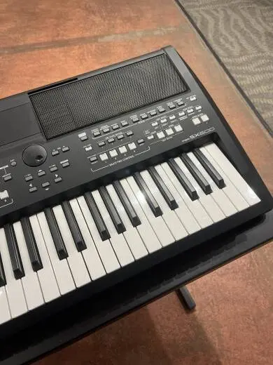 Yamaha - PSRSX600 2