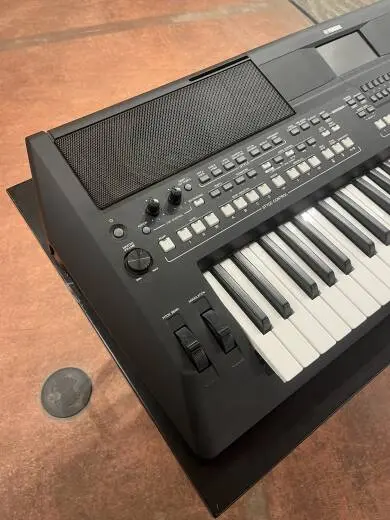 Yamaha - PSRSX600 2