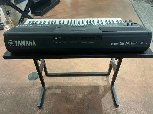 Yamaha - PSRSX600 2