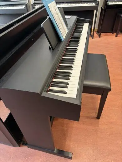Yamaha - YDP144 B 2