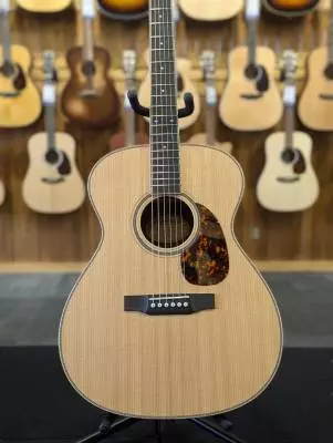 Store Special Product - Larrivee - OM40 RW