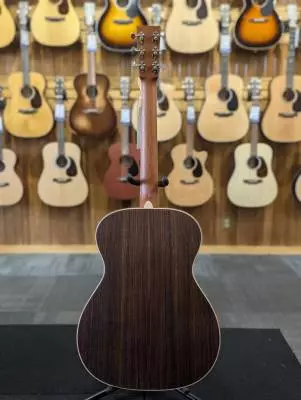 Store Special Product - Larrivee - OM40 RW