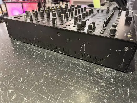 Pioneer DJ - DJM-V10 2