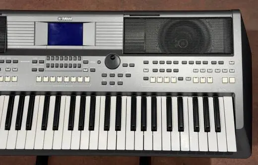 Yamaha - PSRS670 2