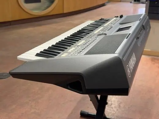Yamaha - PSRS670 2