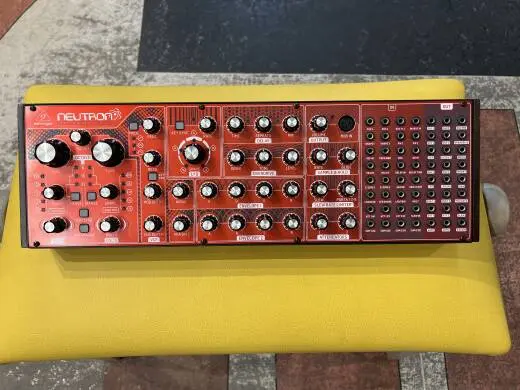 Behringer - NEUTRON