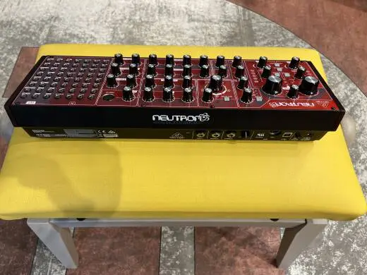 Store Special Product - Behringer - NEUTRON