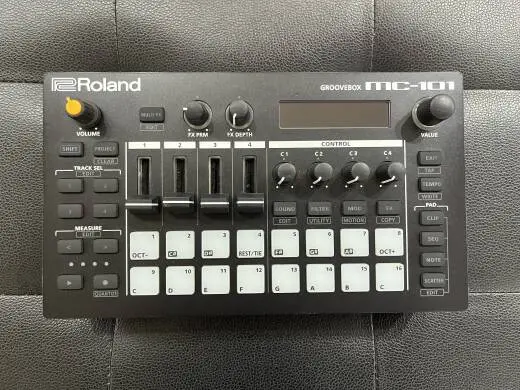 Roland - MC-101