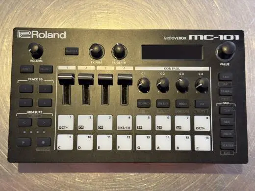 Roland - MC-101