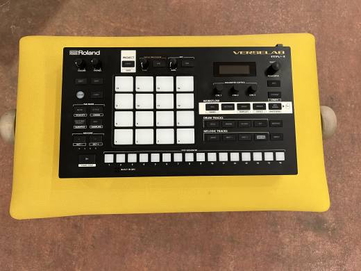 Roland VERSELAB Mv-1 Song Production Studio | Long & McQuade