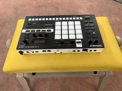 Roland - MV-1 2