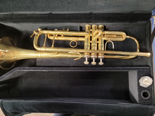 Bach - LT180-37 Lacquer Bb Trumpet 2
