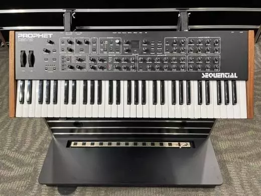 Dave Smith Instruments PROPHET REV2 8