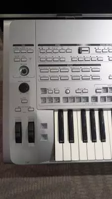 YAMAHA - TYROS 5 61 KEY ARRANGER/WORKSTATION 2