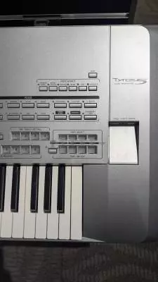 YAMAHA - TYROS 5 61 KEY ARRANGER/WORKSTATION 2