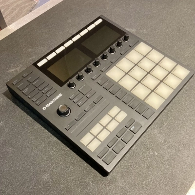 Native Instruments Maschine MK3 2