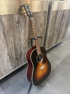 Gibson - 1942 BANNER J-45 - VINTAGE SUNBURST 2