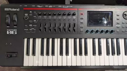 Roland - FANTOM-06 2