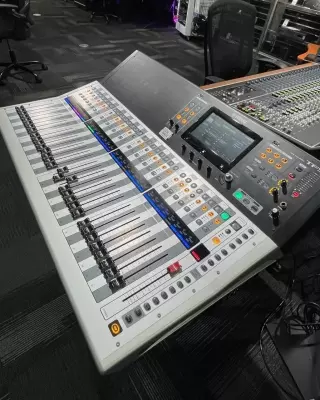 Yamaha - TF5 2