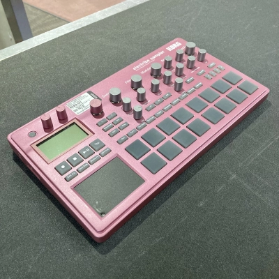 KORG - SAMPLING MUSIC PRODUCTION STATION (RED)