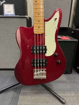 Fender Pawn Shop Series Reverse Jaguar Bass Candy Apple Red 2