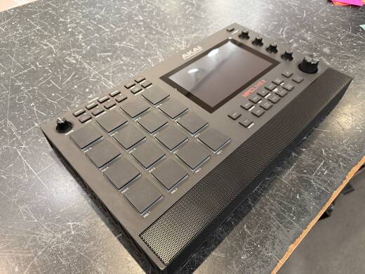 Gear Hunter | Akai - MPC LIVE II
