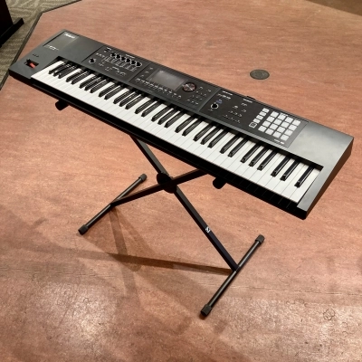 Roland FA-07 3