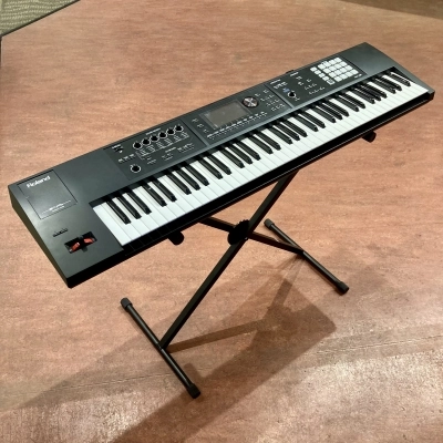 Roland FA-07 2