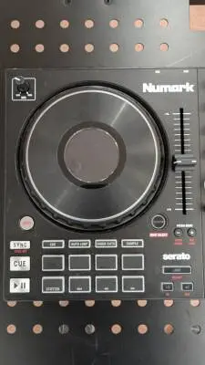 Numark - MIXTRACKPLTNMFX 2