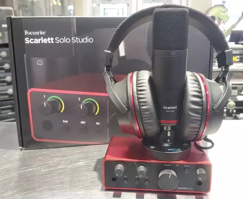 Focusrite - SCARLETTSOLSTM4