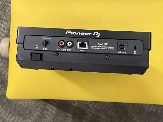 Pioneer DJ XDJ-700 2