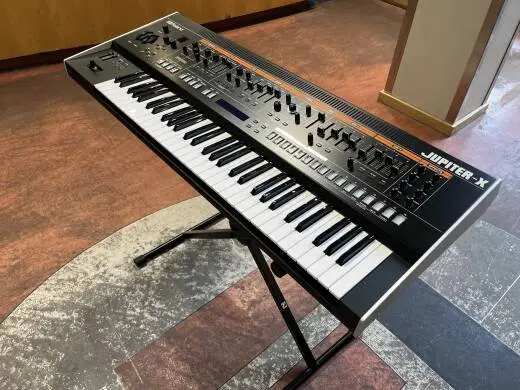 Roland - JUPITER-X 2