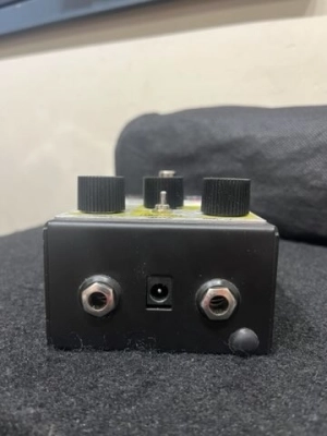 Maestro Fuzz-Tone FZ-1 Pedal 2