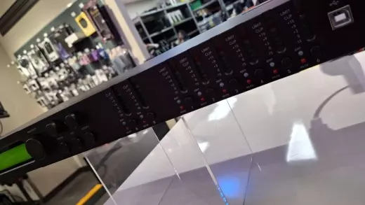 Mackie - SP260 2
