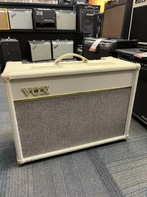 Vox AC15 Limited Edition Cream Colored Combo