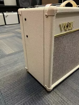 Vox AC15 Limited Edition Cream Colored Combo 2