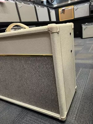 Vox AC15 Limited Edition Cream Colored Combo 2