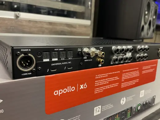 Universal Audio - UA-APX6 2