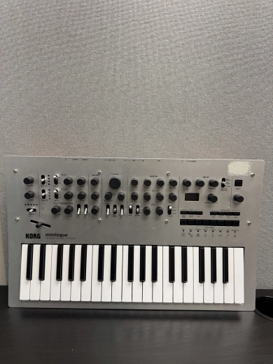 Korg - MINILOGUE