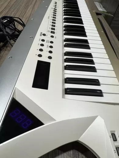Roland - AX-EDGE-W 2