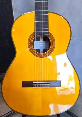 YAMAHA CLASSIC GTR EUROPEAN SPRUCE & MAHOGANY 2