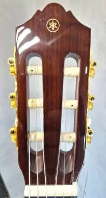 YAMAHA CLASSIC GTR EUROPEAN SPRUCE & MAHOGANY 2