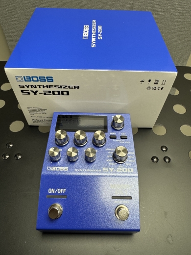 BOSS SY-200 Guitar Synthesizer | Long & McQuade BOSS SY-200 Guitar Synthesizer | Long & McQuade