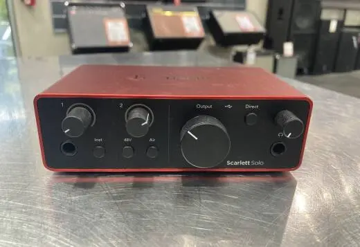Focusrite Scarlett Solo MK4 2