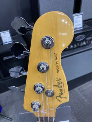 Fender AM PRO 2 Precision Bass 2